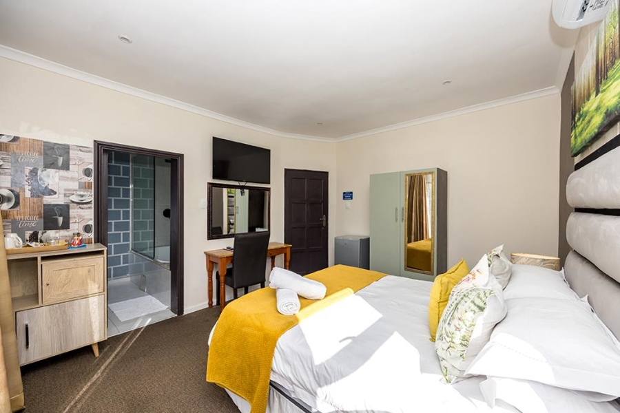 10 Bedroom Property for Sale in Milnerton Western Cape